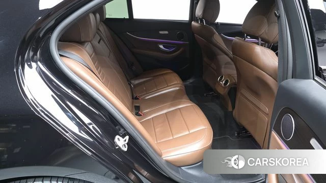 Mercedes-Benz E-Class W213 2023 Черный из Кореи, фото 2