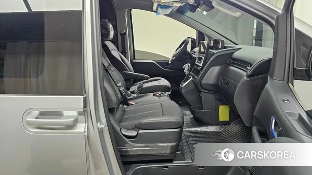 Hyundai Staria 2025 Серебряный из Кореи, фото 2