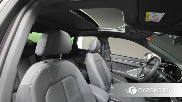 Audi Q3 (F3) 2022 Белый из Кореи, фото 2