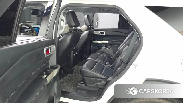 Ford Explorer 6th Generation 2021 Белый из Кореи, фото 2