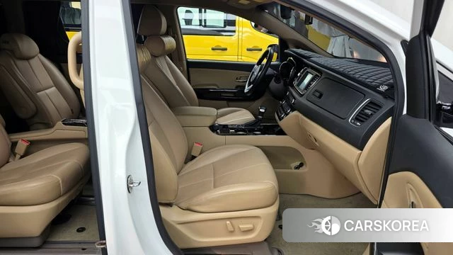 Kia The New Carnival 2019 Белый из Кореи, фото 2