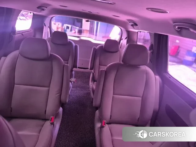 Kia The New Carnival 2018 Серебряный из Кореи, фото 2