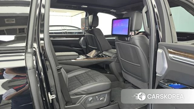 Cadillac Escalade 5th Generation 2026 Черный из Кореи, фото 2