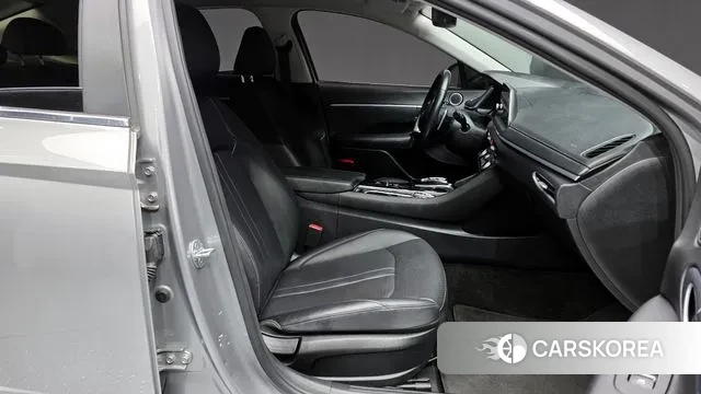 Hyundai Sonata (DN8) 2020 Серебристо-серый из Кореи, фото 2