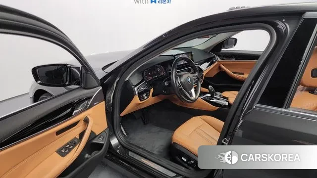 BMW 5 Series (G30) 2020 Серый из Кореи, фото 2