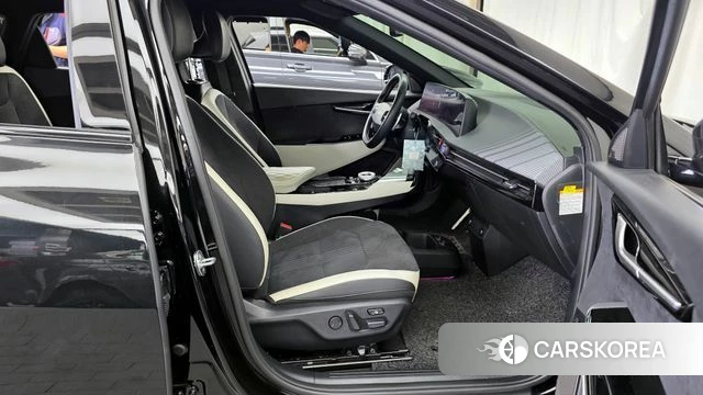 Kia EV6 2023 Черный из Кореи, фото 2