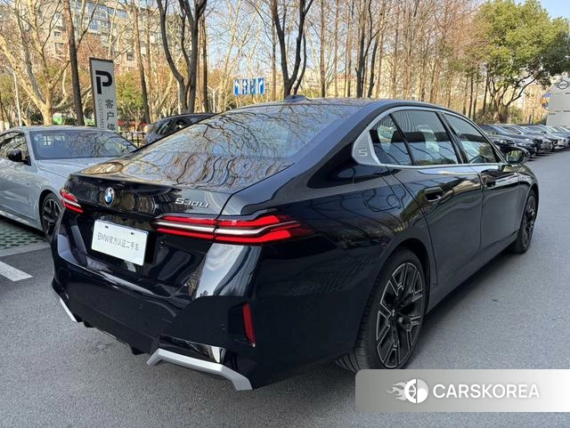 BMW 5 series 2025 Черный из Китая, фото 2