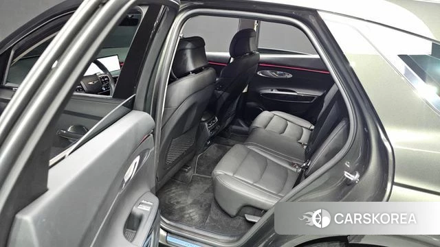 Genesis GV70 2024 Светло-зеленый из Кореи, фото 2