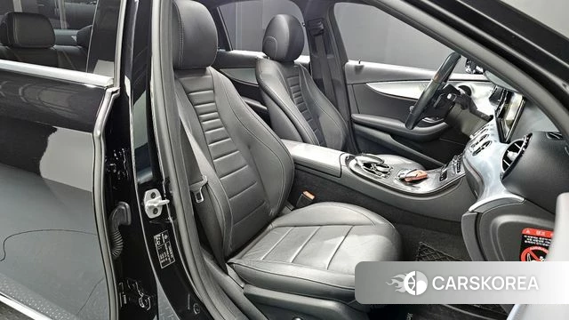 Mercedes-Benz E-Class W213 2019 Черный из Кореи, фото 2