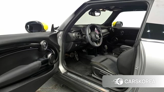 Mini Cooper Electric 2023 Серебряный из Кореи, фото 2