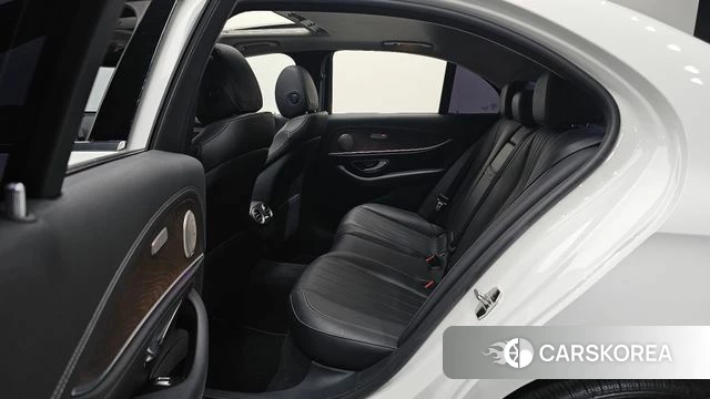Mercedes-Benz E-Class W213 2019 Белый из Кореи, фото 2
