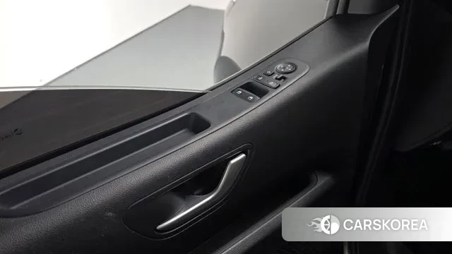 Hyundai Staria 2023 Черный из Кореи, фото 2