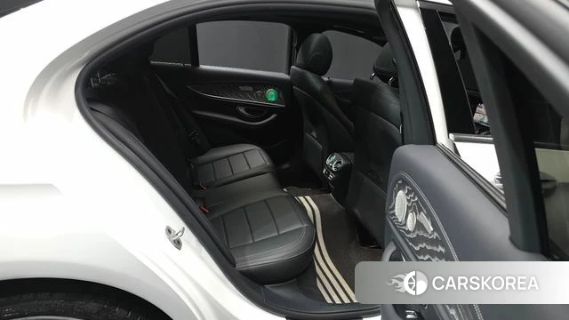 Mercedes-Benz E-Class W213 2021 Белый из Кореи, фото 2