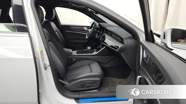 Audi A6 (C8) 2021 Белый из Кореи, фото 2