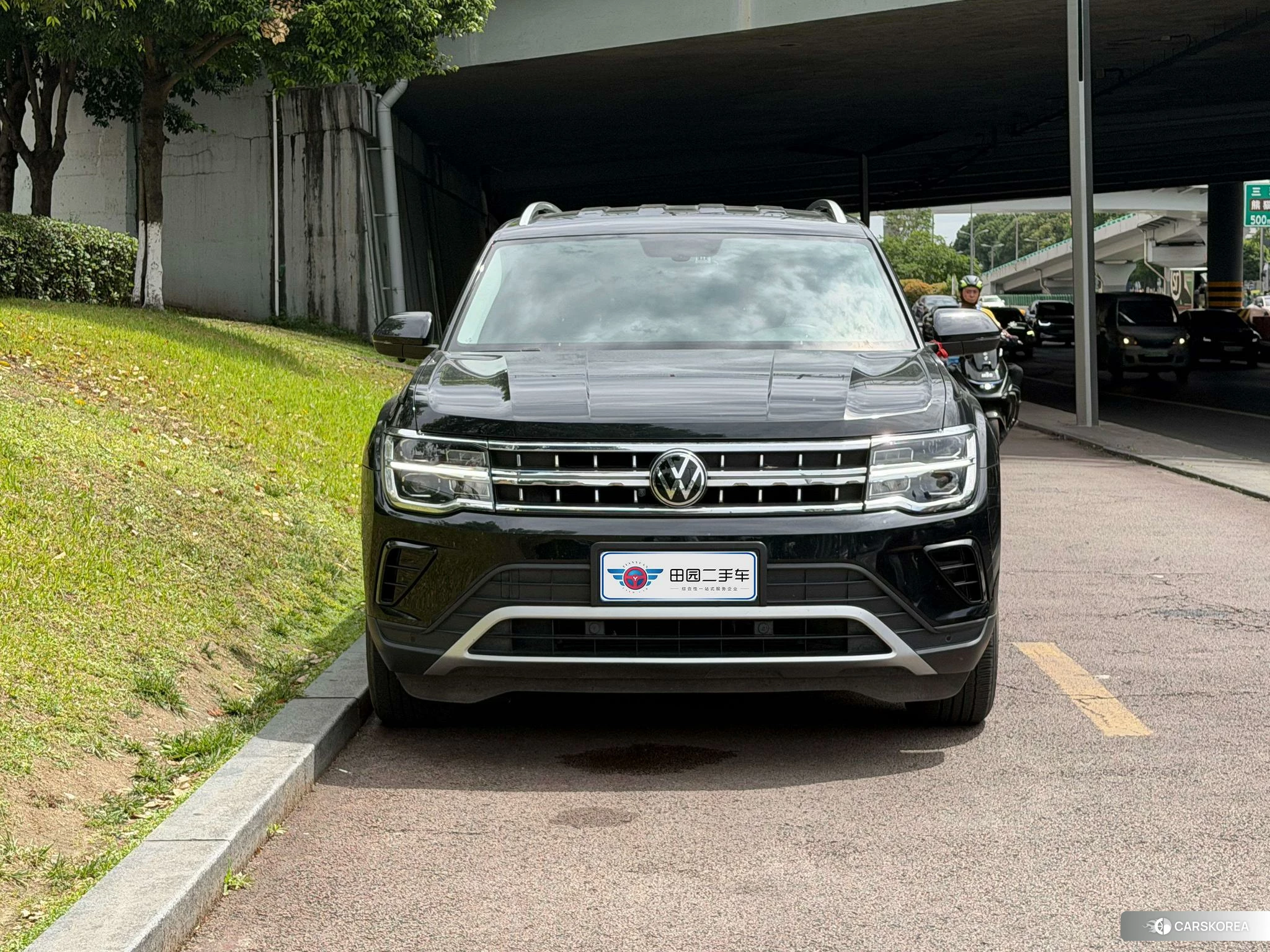 Volkswagen Tourang 2021 Черный из Китая, фото 2
