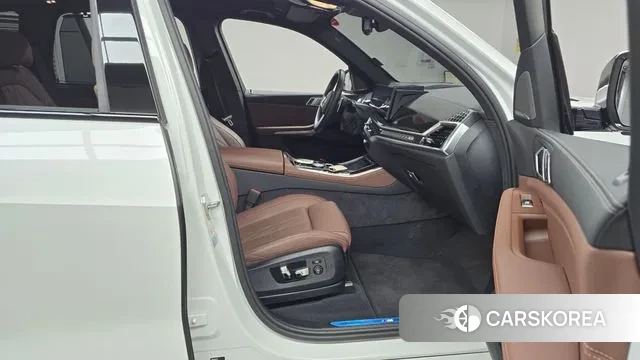 BMW X5 (G05) 2024 Белый из Кореи, фото 2