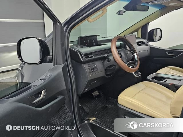 Hyundai Staria 2021 Серебристо-серый из Кореи, фото 2