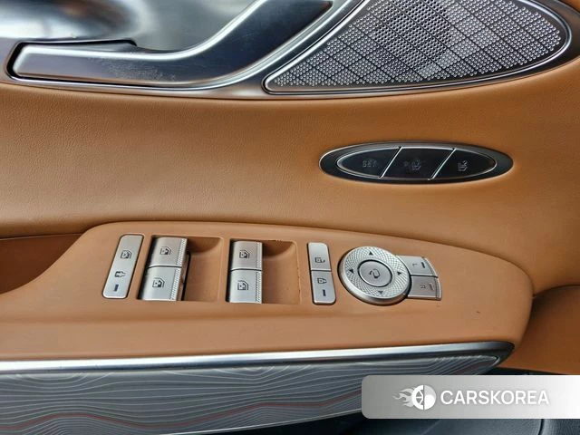 Genesis GV70 2021 Черный из Кореи, фото 2