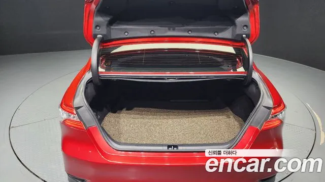 Toyota Camry (XV70) 2018 Красный из Кореи, фото 2