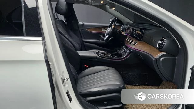 Mercedes-Benz E-Class W213 2020 Белый из Кореи, фото 2
