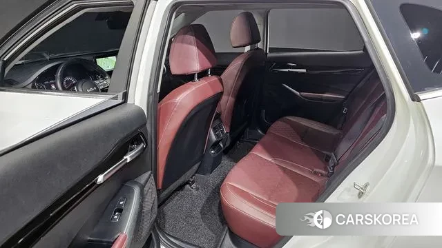 Kia Seltos 2022 Белый из Кореи, фото 2