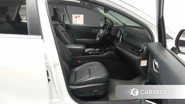 Kia Sportage 5th Generation Hybrid 2023 Белый из Кореи, фото 2