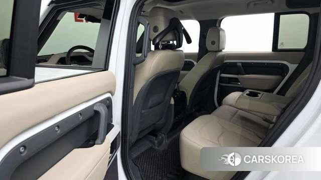 Land Rover Defender (L663) 2024 Белый из Кореи, фото 2