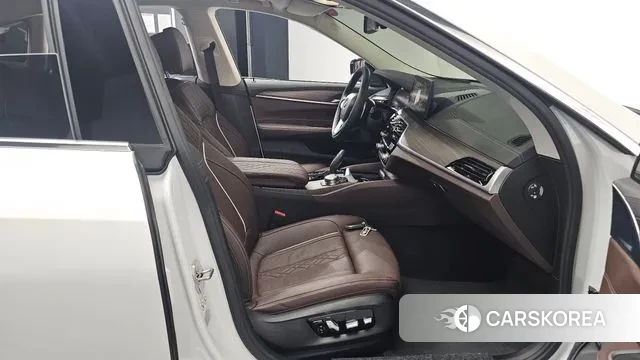 BMW 6 Series GT (G32) 2023 Белый из Кореи, фото 2