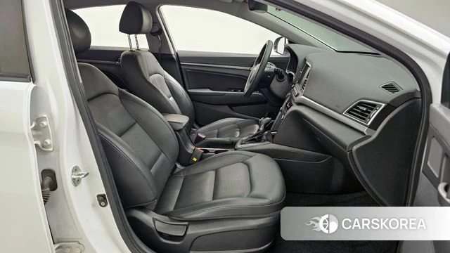 Hyundai Avante AD 2018 Белый из Кореи, фото 2