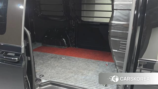 Hyundai Staria 2023 Черный из Кореи, фото 2