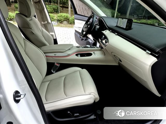 Genesis GV70 2024 Белый из Кореи, фото 2