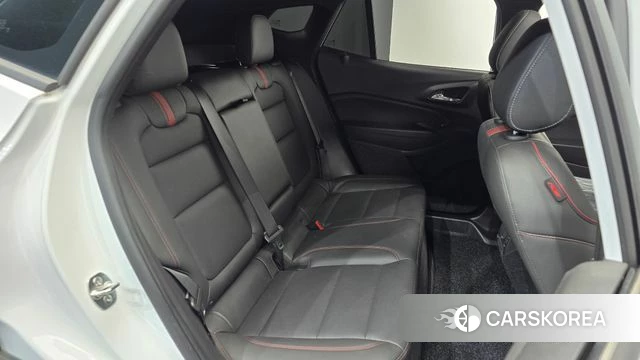 Chevrolet (GM Daewoo) Trax Crossover 2023 Белый из Кореи, фото 2