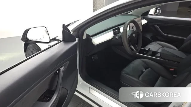 Tesla Model 3 2020 Белый из Кореи, фото 2