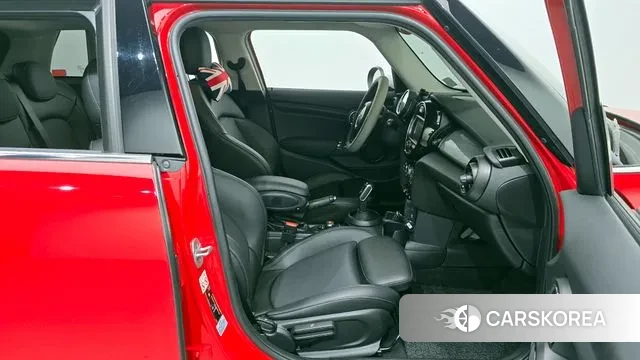 Mini Cooper 2021 Красный из Кореи, фото 2