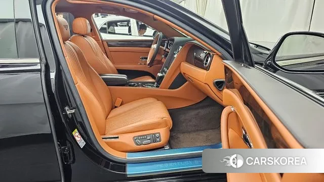 Bentley Flying Spur 2nd Generation 2018 Черный из Кореи, фото 2