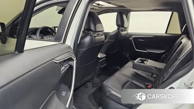 Toyota RAV4 5th Generation 2023 Белый из Кореи, фото 2