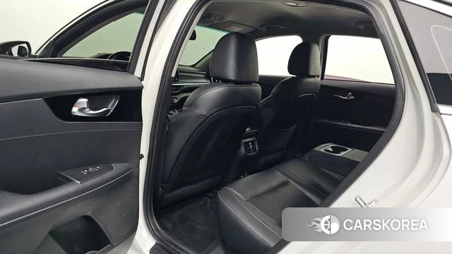 Kia The New K3 2nd generation 2021 Белый из Кореи, фото 2