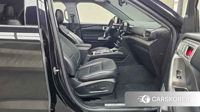 Ford Explorer 6th Generation 2022 Черный из Кореи, фото 2