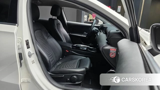 Mercedes-Benz A-Class W177 2019 Белый из Кореи, фото 2
