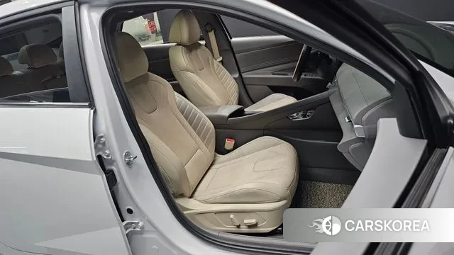 Hyundai The New Avante (CN7) 2023 Белый из Кореи, фото 2