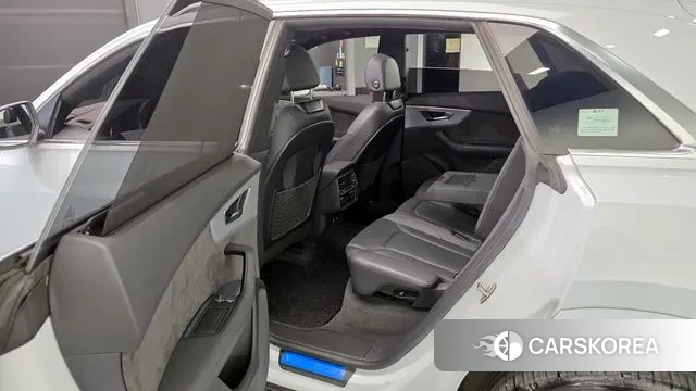 Audi Q8 (4M) 2021 Белый из Кореи, фото 2