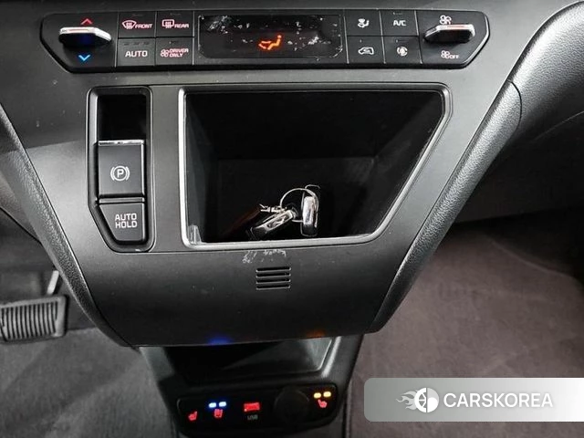 Kia The New Kia Ray EV 2023 Белый из Кореи, фото 2