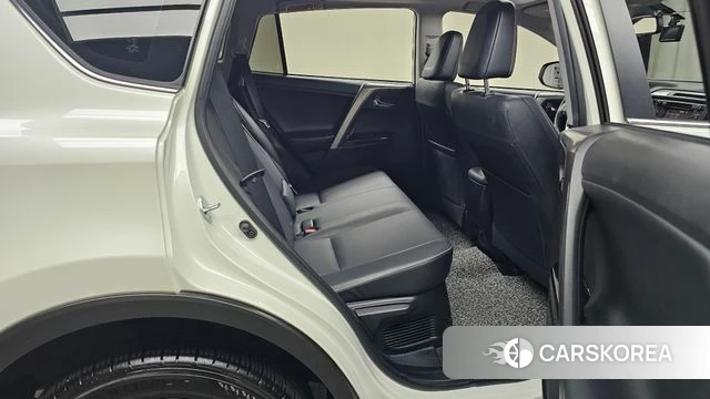 Toyota RAV4 2018 Белый из Кореи, фото 2
