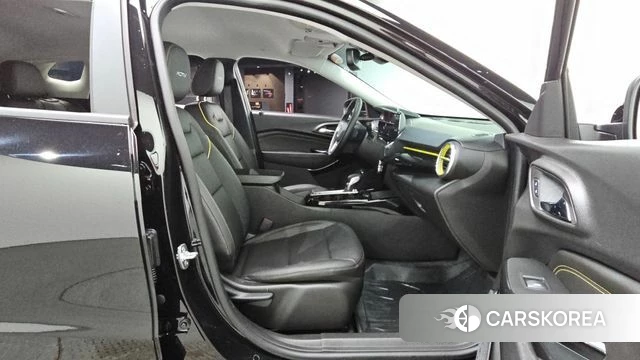 Chevrolet (GM Daewoo) Trax Crossover 2024 Черный из Кореи, фото 2