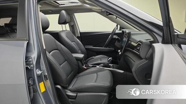 Ssangyong Tivoli Air 2022 Серебристо-серый из Кореи, фото 2