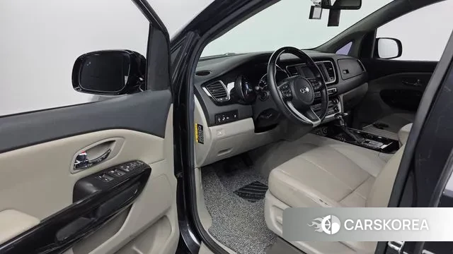 Kia The New Carnival 2018 Серый из Кореи, фото 2