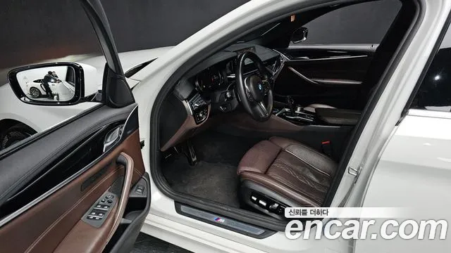 BMW 5 Series (G30) id 2471363 из Кореи 2