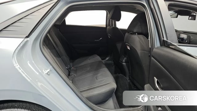 Hyundai Avante (CN7) 2021 Серебристо-серый из Кореи, фото 2
