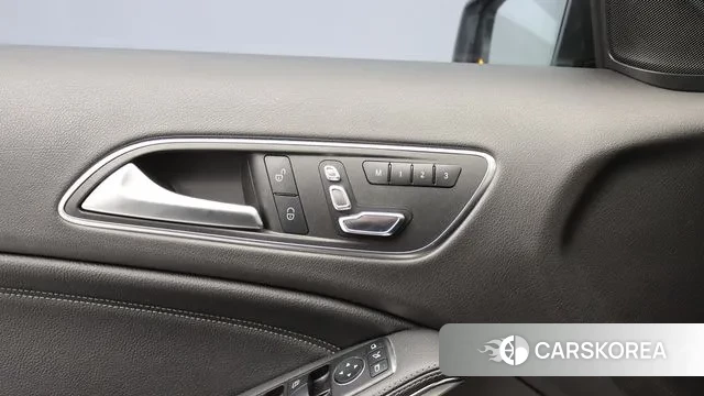 Mercedes-Benz GLA-Class X156 2018 Серый из Кореи, фото 2