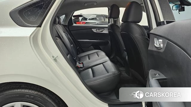 Kia The New K3 2nd generation 2022 Белый из Кореи, фото 2